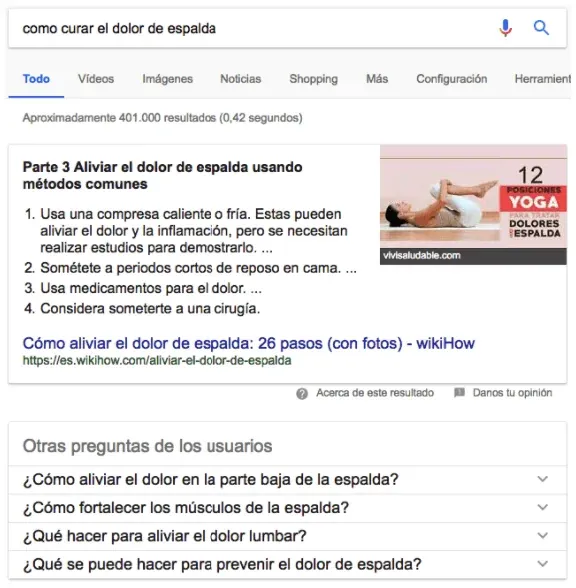 Resultado destacado con Knowledge Graph respondiendo directamente a una consulta por voz