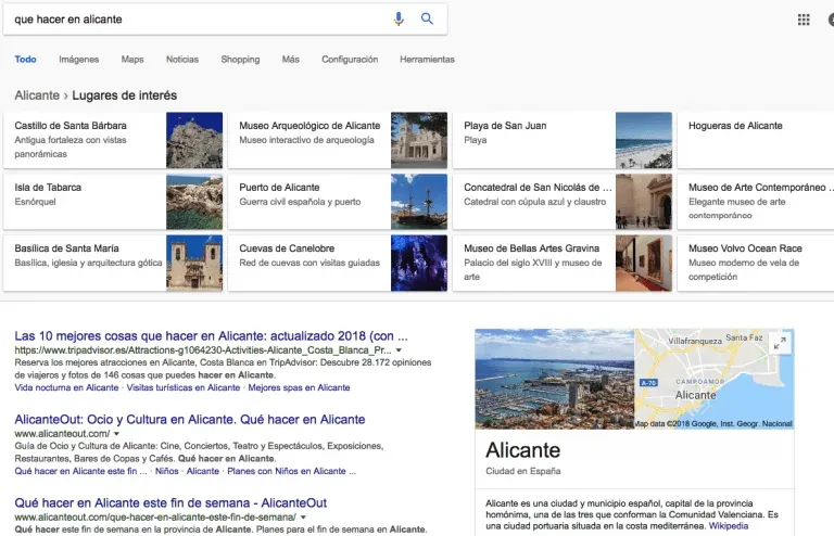 SERP de '¿qué hacer en Alicante?' con mapa y fichas de lugares cercanos